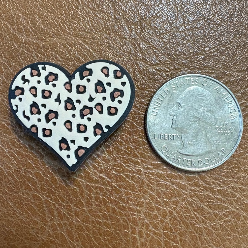 Leopard Print Heart Croc Charm - Picture 4 of 4